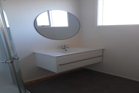 Photo of property in 156 Centreway Road, Orewa, 0931