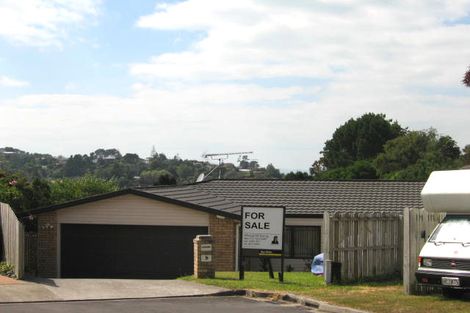 Photo of property in 12 Lincoln Close, Northcross, Auckland, 0630