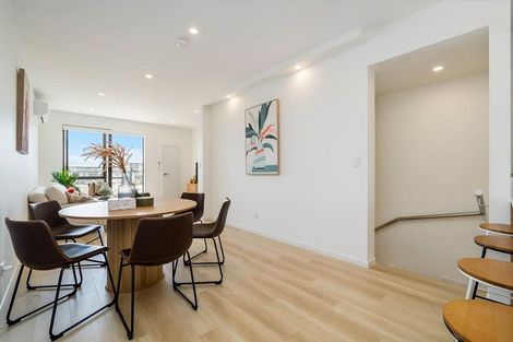 Photo of property in 4 Papa Takaro Lane, Flat Bush, Auckland, 2019