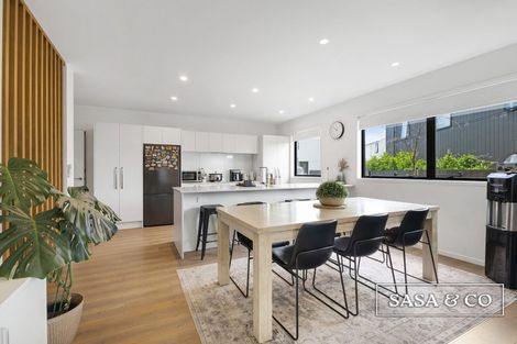 Photo of property in 17c Cessna Crescent, Mangere, Auckland, 2022