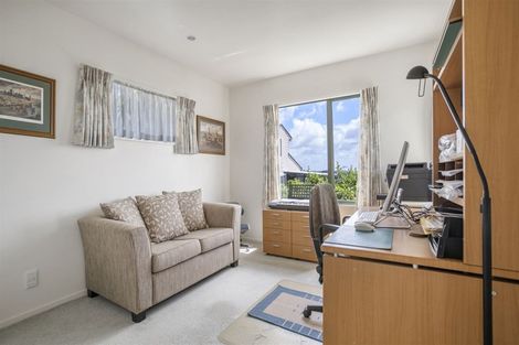 Photo of property in 1/11 Bronzewing Terrace, Unsworth Heights, Auckland, 0632