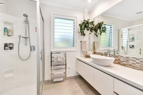 Photo of property in 96 Arran Point Parade, Orewa, 0931