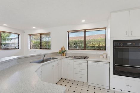 Photo of property in 52 Valecrest Avenue, Parklands, Christchurch, 8083