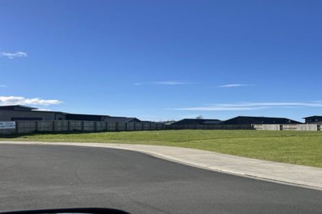 Photo of property in 8 Ronomor Place, Whitianga, 3510