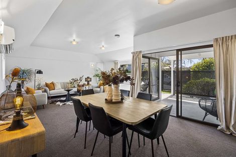 Photo of property in 1 Fairview Place, Westown, New Plymouth, 4310