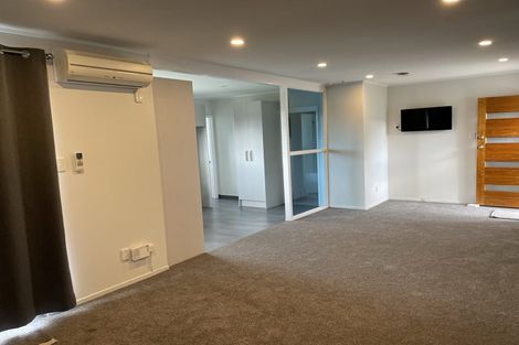 Photo of property in 1/4 Pemberton Avenue, Bayview, Auckland, 0629