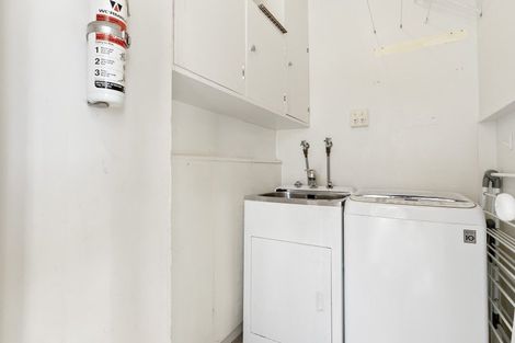 Photo of property in Rona House, 33 Rimu Street, Eastbourne, Lower Hutt, 5013