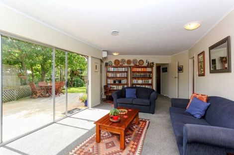 Photo of property in 27 Beaumont Crescent, Frankleigh Park, New Plymouth, 4310