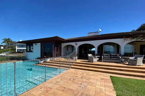 Photo of property in 18 Burford Place, Mellons Bay, Auckland, 2014