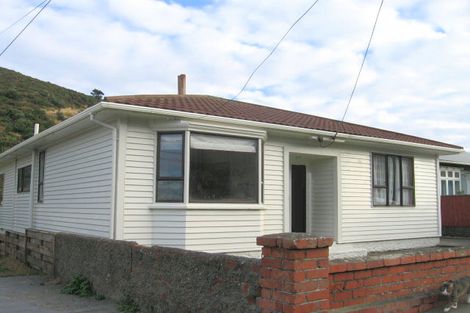 Photo of property in 11 Happy Valley Road, Owhiro Bay, Wellington, 6023
