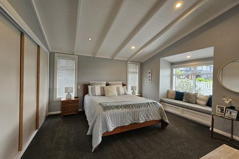 Photo of property in 1 Hoskins Avenue, Hillsborough, Auckland, 1042