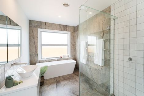 Photo of property in 9 Paterson Lane, Kelvin Grove, Palmerston North, 4470