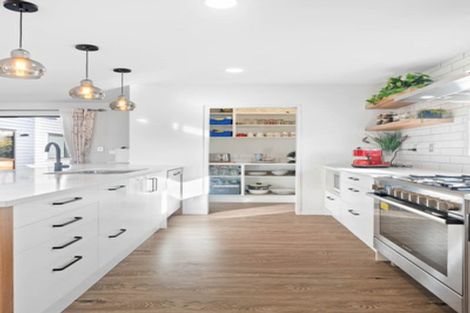 Photo of property in 32 Huarahi Pai Road, Huapai, Kumeu, 0810