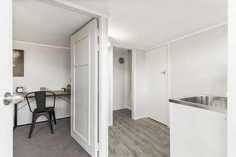 Photo of property in 34 Hillcrest Road, Hillcrest, Hamilton, 3216