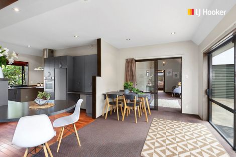 Photo of property in 220 South Road, Caversham, Dunedin, 9012