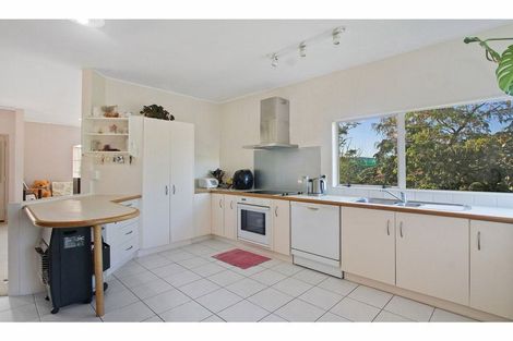 Photo of property in 4 Tern Place, Unsworth Heights, Auckland, 0632