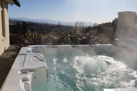 Photo of property in 1136 Rolling Ridges Road, Levels Valley, Timaru, 7975