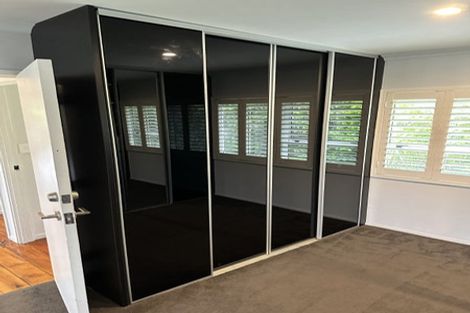 Photo of property in 1 Piha Road, Piha, New Lynn, 0772