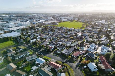 Photo of property in 38 Garland Drive, St Andrews, Hamilton, 3200