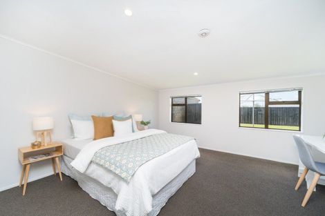 Photo of property in 60 Hillcrest Drive, Kelvin Grove, Palmerston North, 4414
