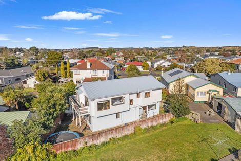 Photo of property in 12b Cambridge Street, Gonville, Whanganui, 4501