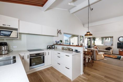 Photo of property in 61b Stanley Road, Stanley Point, Auckland, 0624