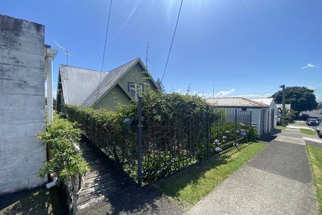 Photo of property in 195 Gill Street, Strandon, New Plymouth, 4312