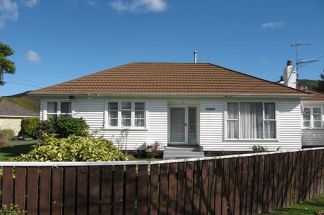 Photo of property in 5 Burden Avenue, Wainuiomata, Lower Hutt, 5014