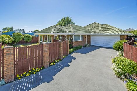 Photo of property in 3/324 Sawyers Arms Road, Bishopdale, Christchurch, 8053