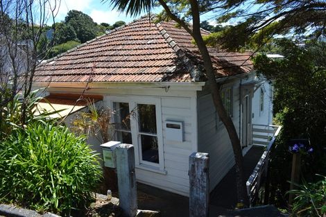 Photo of property in 37 Raroa Road, Kelburn, Wellington, 6012