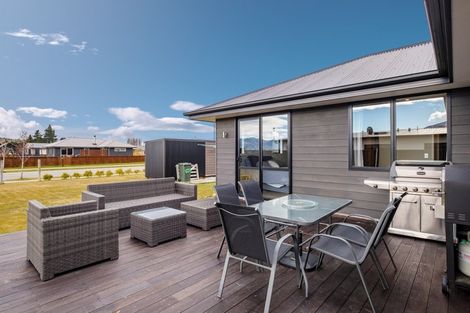 Photo of property in 50 Sherwin Avenue, Albert Town, Wanaka, 9305