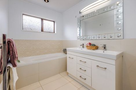 Photo of property in 7 Zenith Place, Conifer Grove, Takanini, 2112