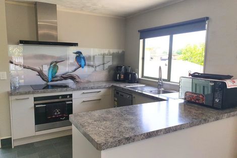 Photo of property in 2/15 Burness Road, Greenmeadows, Napier, 4112