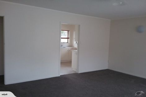 Photo of property in 2/16 Mannering Place, Hillcrest, Auckland, 0627