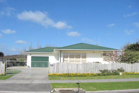 Photo of property in 14 Barbara Grove, Papamoa Beach, Papamoa, 3118