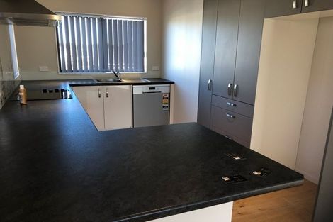 Photo of property in 2e Oxford Road, Manurewa, Auckland, 2102