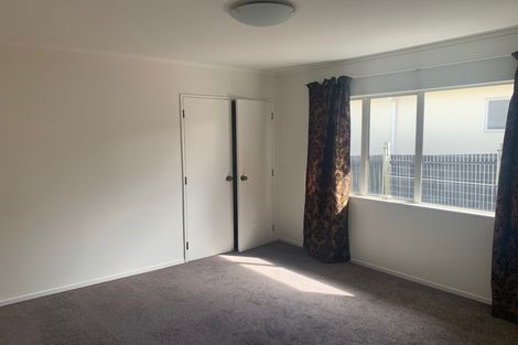 Photo of property in 28 Pukatea Avenue, Albany, Auckland, 0632