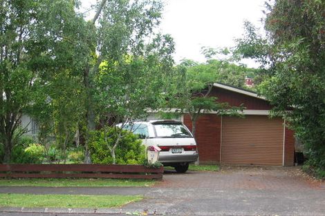 Photo of property in 32 Beechdale Crescent, Pakuranga Heights, Auckland, 2010