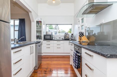 Photo of property in 60 Prospect Terrace, Pukekohe, 2120