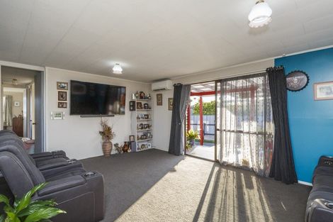 Photo of property in 21 Cargill Grove, Kelvin Grove, Palmerston North, 4414