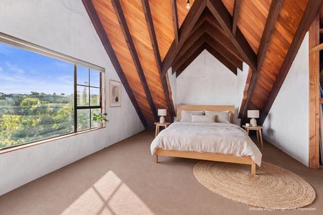 Photo of property in 18 Valley Road, Northcote, Auckland, 0626