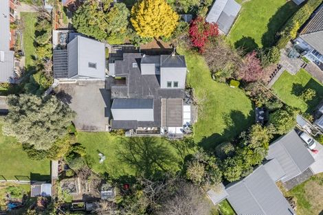 Photo of property in 16 Karu Crescent, Waikanae, 5036