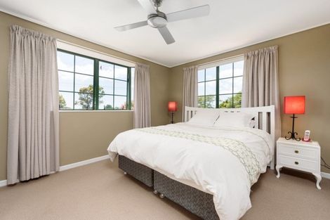 Photo of property in 1 Saunders Place, Te Puke, 3119