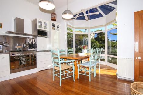 Photo of property in 209 Collingwood Street, Nelson South, Nelson, 7010