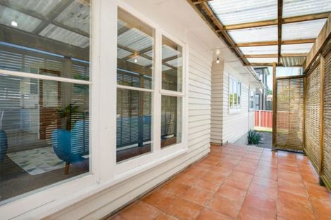 Photo of property in 1/144a Mcleod Road, Te Atatu South, Auckland, 0610