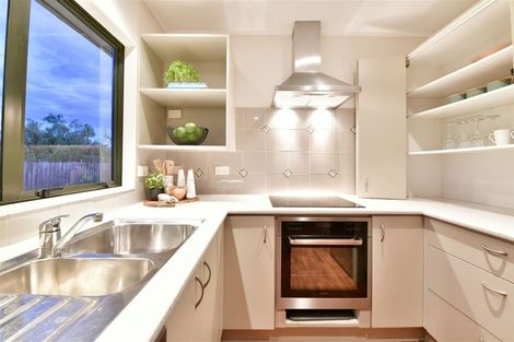 Photo of property in 5a Lillian Place, Orewa, 0931