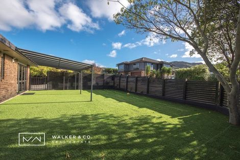 Photo of property in 22 James Nairn Grove, Riverstone Terraces, Upper Hutt, 5018