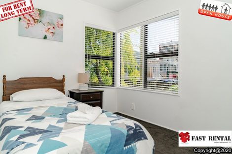 Photo of property in 1/211 Onewa Road, Birkenhead, Auckland, 0626