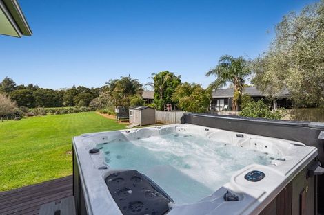 Photo of property in 18 Kahika Grove, Huapai, Kumeu, 0810