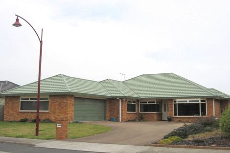 Photo of property in 15 Roderick Place, Rototuna, Hamilton, 3210